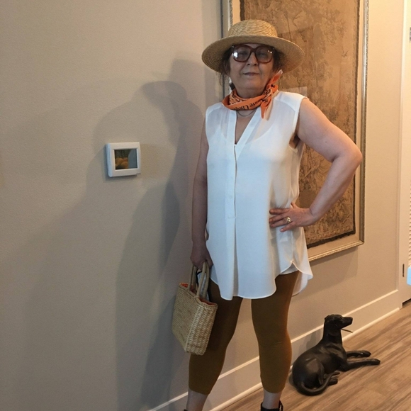 Meet your Posher - Picture 5 of 16